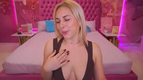 Snapshot of arishkalulu chatting on October 14, 6:03 am Arishka online show from October 14, 6:03 am