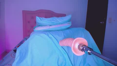 Snapshot of arishott chatting on February 12, 3:12 am ArisSPEED UP MY FUCK MACHINE AND MAKE ME CUM online show from February 12, 3:12 am