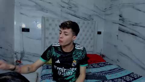 Snapshot of arissha_lee chatting on December 5, 1:42 pm celina online show from December 5, 1:42 pm