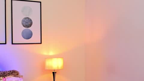 Snapshot of arivega chatting on January 21, 6:00 am Nice to meet you thumb up me please its important I LOOK MY BIO DOWN online show from January 21, 6:00 am