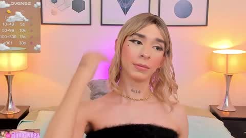 Snapshot of arivega chatting on February 27, 7:34 am Nice to meet you thumb up me please its important I LOOK MY BIO DOWN online show from February 27, 7:34 am