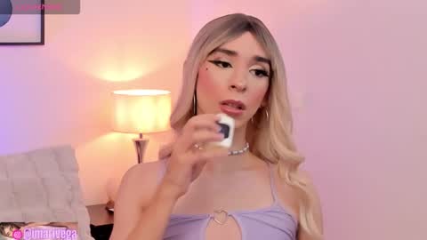 Snapshot of arivega chatting on September 15, 9:53 am Nice to meet you thumb up me please its important I LOOK MY BIO DOWN online show from September 15, 9:53 am