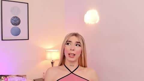 Snapshot of arivega chatting on November 8, 12:11 am Nice to meet you thumb up me please its important I LOOK MY BIO DOWN online show from November 8, 12:11 am