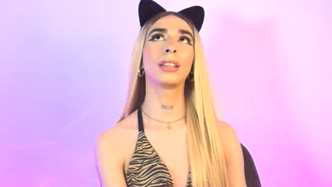 Snapshot of arivega chatting on June 21, 7:16 pm Nice to meet you thumb up me please its important I LOOK MY BIO DOWN online show from June 21, 7:16 pm