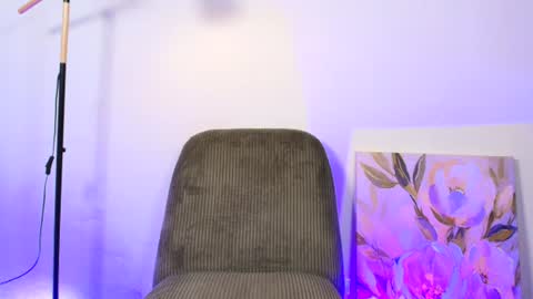 Snapshot of arivega chatting on July 16, 10:49 pm Nice to meet you thumb up me please its important I LOOK MY BIO DOWN online show from July 16, 10:49 pm
