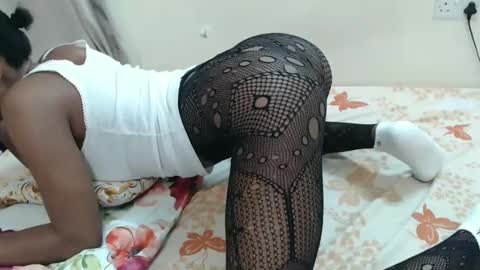 Snapshot of arlyn_ray chatting on October 31, 2:29 pm Lyn online show from October 31, 2:29 pm