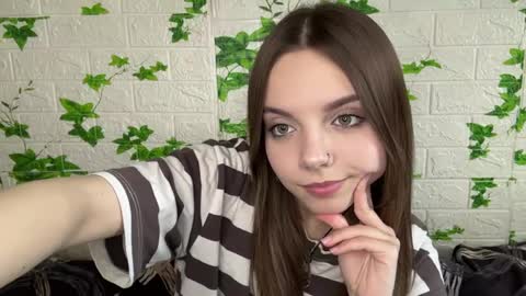 Lisa online show from June 2, 2:08 pm