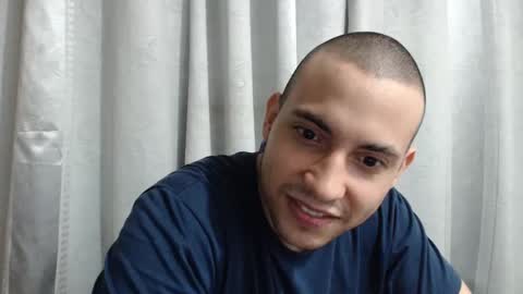 Snapshot of armando_2002 chatting on November 19, 3:28 am ARMANDO online show from November 19, 3:28 am
