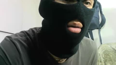 Snapshot of armandoo_25 chatting on October 9, 4:43 am Armando online show from October 9, 4:43 am