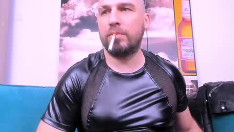 Armando online show from December 6, 4:47 am