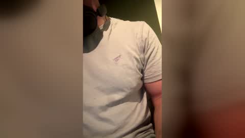 armandoueeal online show from March 30, 12:00 am