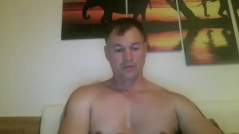 armyskater32 online show from September 9, 9:20 am