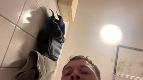 armyskater32 online show from November 7, 10:10 pm