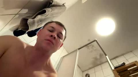 Snapshot of armyskater32 chatting on February 21, 10:44 pm armyskater32 online show from February 21, 10:44 pm