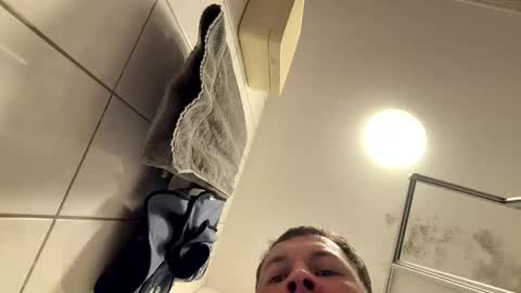 Snapshot of armyskater32 chatting on February 22, 10:08 pm armyskater32 online show from February 22, 10:08 pm