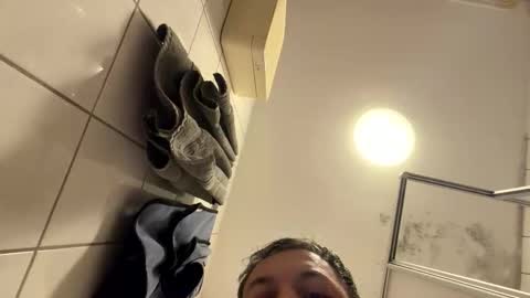 Snapshot of armyskater32 chatting on March 1, 10:34 pm armyskater32 online show from March 1, 10:34 pm