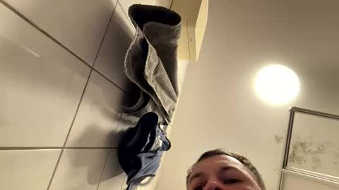 Snapshot of armyskater32 chatting on March 2, 9:32 pm armyskater32 online show from March 2, 9:32 pm