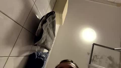 Snapshot of armyskater32 chatting on March 12, 9:32 pm armyskater32 online show from March 12, 9:32 pm