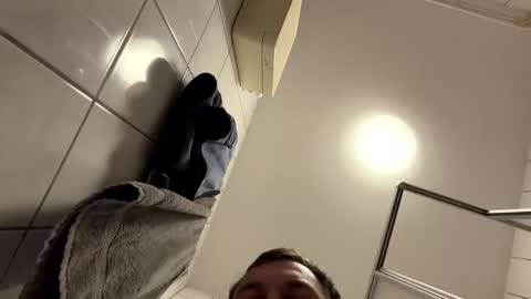 Snapshot of armyskater32 chatting on March 19, 9:19 pm armyskater32 online show from March 19, 9:19 pm