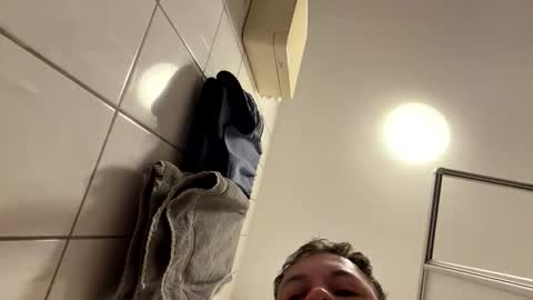 Snapshot of armyskater32 chatting on March 27, 6:30 am armyskater32 online show from March 27, 6:30 am