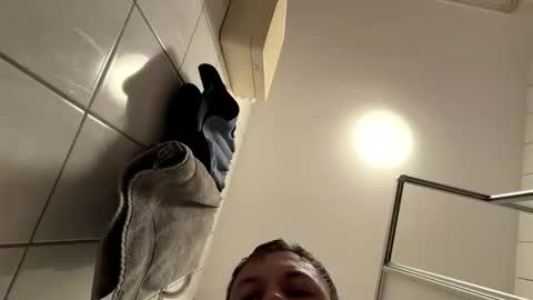 Snapshot of armyskater32 chatting on April 1, 8:17 pm armyskater32 online show from April 1, 8:17 pm