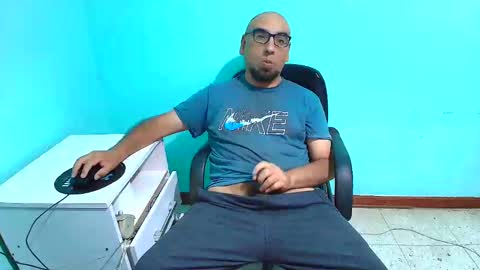 arnelux72 online show from September 28, 5:13 am