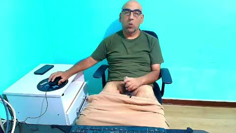 arnelux72 online show from April 26, 5:49 am