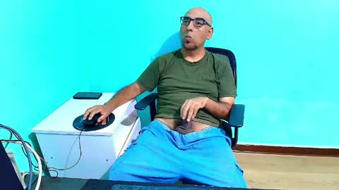 arnelux72 online show from May 2, 5:34 am
