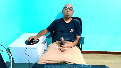 arnelux72 online show from May 11, 5:24 am