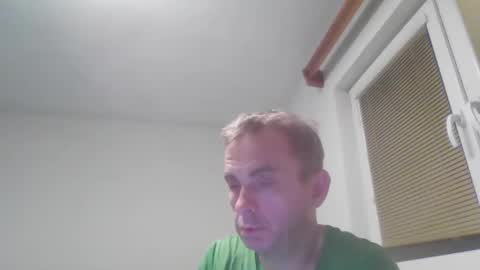 Snapshot of aromannn chatting on December 1, 5:35 pm aromannn online show from December 1, 5:35 pm