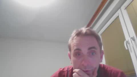 Snapshot of aromannn chatting on December 3, 7:33 pm aromannn online show from December 3, 7:33 pm