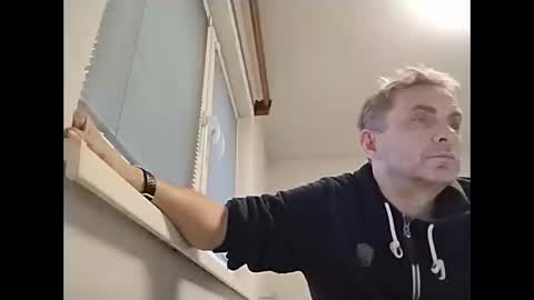 Snapshot of aromannn chatting on March 26, 4:12 pm aromannn online show from March 26, 4:12 pm