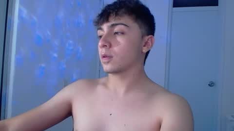Snapshot of aron__cooper chatting on March 9, 12:31 am aron__cooper online show from March 9, 12:31 am