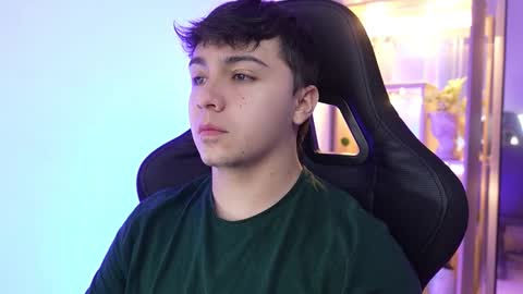 Snapshot of aron__cooper chatting on March 14, 12:17 am aron__cooper online show from March 14, 12:17 am