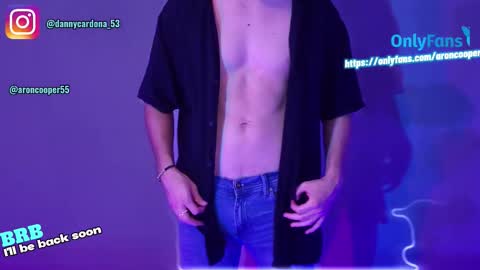 Snapshot of aron__cooper chatting on March 23, 2:37 am aron__cooper online show from March 23, 2:37 am