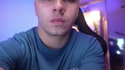 Snapshot of aron__cooper chatting on March 23, 4:11 pm aron__cooper online show from March 23, 4:11 pm