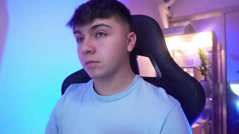 Snapshot of aron__cooper chatting on March 24, 4:23 pm aron__cooper online show from March 24, 4:23 pm