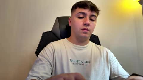 Snapshot of aron__cooper chatting on May 1, 2:10 pm aron__cooper online show from May 1, 2:10 pm