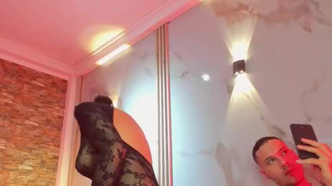 Snapshot of aron_and_molly chatting on November 21, 12:26 pm aron and molly online show from November 21, 12:26 pm