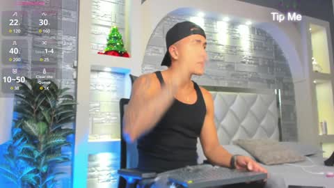 ARON BOLT online show from December 31, 2:14 pm