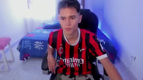 Aaron online show from September 29, 8:13 pm