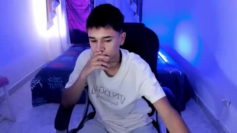 Aaron online show from October 3, 7:55 pm