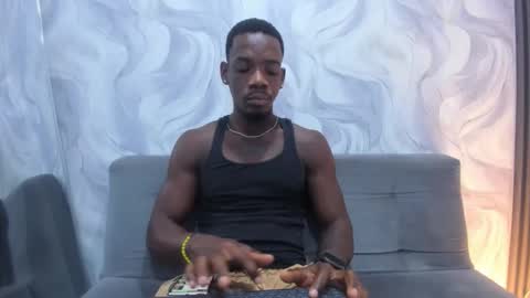 Snapshot of aron_clark chatting on March 21, 1:05 pm A R O N online show from March 21, 1:05 pm