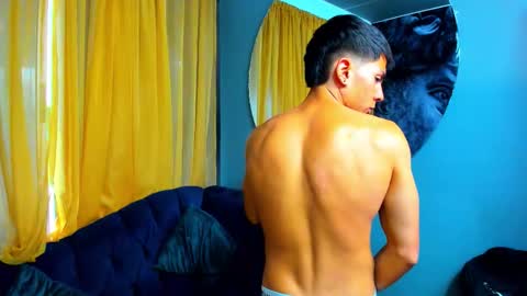 Snapshot of aron_pulse chatting on March 17, 3:59 pm aron_pulse online show from March 17, 3:59 pm