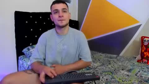 Aron Santoro online show from October 3, 3:25 am