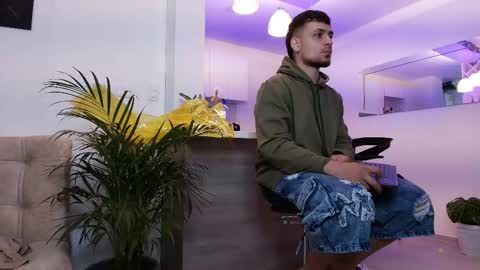 Aron Santoro online show from March 12, 5:19 pm