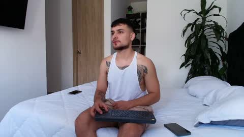 Aron Santoro online show from May 9, 6:46 pm