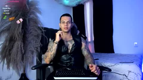 Snapshot of arondark chatting on March 19, 10:36 pm DarkMaster online show from March 19, 10:36 pm