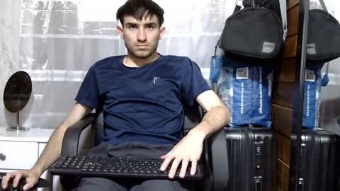 Aron G Franco online show from October 1, 6:36 pm