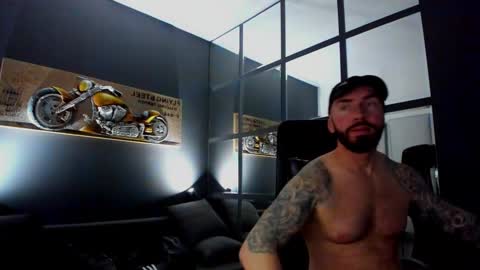 Snapshot of arongrant chatting on January 23, 12:09 pm AronGrant online show from January 23, 12:09 pm